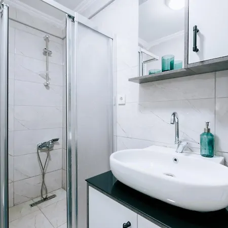 Charming Oasis W Balcony 5 Min To Bull Statue Appartement Istambul